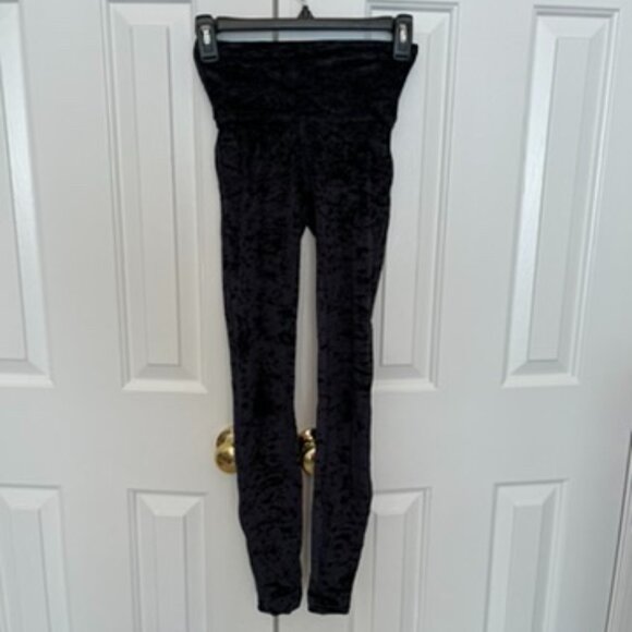Crushed Velvet Lululemon - Picture 1 of 2